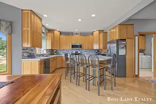 2213 N Bristol St, Holland, MI 49424 - Photo 17