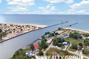 20070 N Shore Dr, Spring Lake, MI 49456 - Photo 1