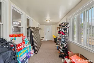 1037 Burton St SE, Grand Rapids, MI 49507 - Photo 3