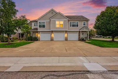 641 Fieldstone Circle W, Chelsea, MI 48118 - Photo 1