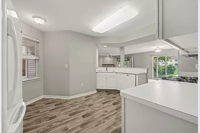 641 Fieldstone Circle W, Chelsea, MI 48118 - Photo 17