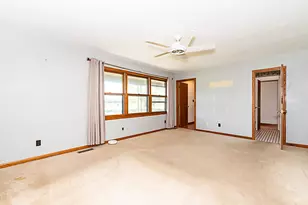 2240 E Hickory Rd, Battle Creek, MI 49017 - Photo 19
