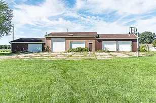 2240 E Hickory Rd, Battle Creek, MI 49017 - Photo 13