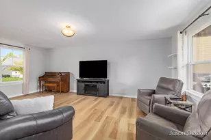 518 Orchard Dr NE, Rockford, MI 49341 - Photo 5