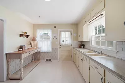716 Woodfield Drive, Jackson, MI 49203 - Photo 15