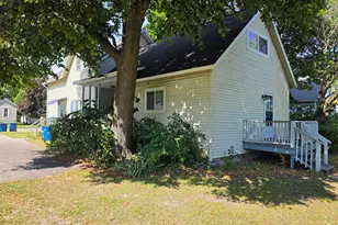 1013 Vine St, Manistee, MI 49660 - Photo 3
