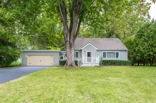 2286 Washington Ave, Saint Joseph, MI 49085 - Photo 1