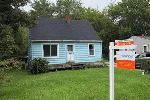 122 W Fairfield Ave, Lansing, MI 48906 - Photo 1