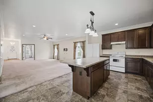2303 Sagebrush St, Kalamazoo, MI 49006 - Photo 7