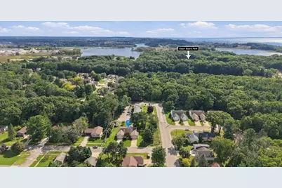 18090 Cherokee Drive, Spring Lake, MI 49456 - Photo 5