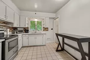 8126 Lorac St, Portage, MI 49002 - Photo 9