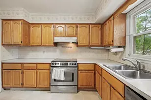 225 Eaton St, Battle Creek, MI 49017 - Photo 9
