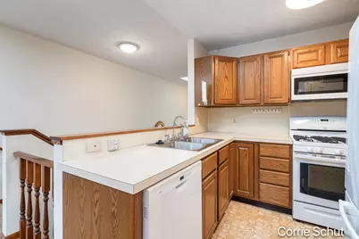 3238 Arrowhead Arms Court SW, Grandville, MI 49418 - Photo 9