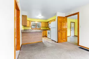 22303 Bedford Rd N, Battle Creek, MI 49017 - Photo 3