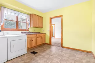 22303 Bedford Rd N, Battle Creek, MI 49017 - Photo 7