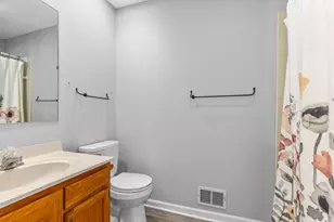 10546 Wildwood Dr, Greenville, MI 48838 - Photo 11