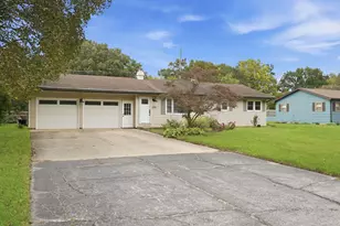 1795 Arcadia Dr, Saint Joseph, MI 49085 - Photo 1