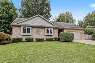 4139 Grandwood Cir, Saint Joseph, MI 49085 - Photo 3