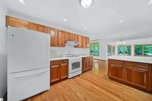 122 Davidsen Shrs Dr, Cadillac, MI 49601 - Photo 7