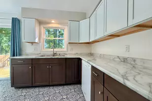 4801 Tressa Dr, Lansing, MI 48910 - Photo 9