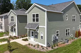 291 Vista Green Dr, Holland, MI 49423 - Photo 3