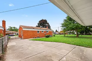 16741 Bell Ave, Eastpointe, MI 48021 - Photo 15