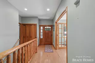 4661 Windcliff Dr NE, Rockford, MI 49341 - Photo 5