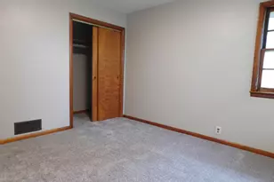 460 Collins Ave, Benton Harbor, MI 49022 - Photo 13
