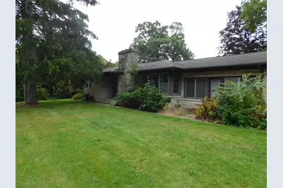 460 Collins Avenue, Benton Harbor, MI 49022 - Photo 1