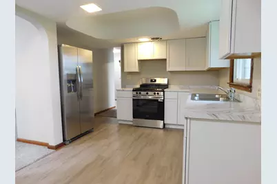460 Collins Avenue, Benton Harbor, MI 49022 - Photo 7