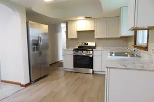460 Collins Ave, Benton Harbor, MI 49022 - Photo 7