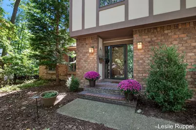 1700 Mont Rue Drive SE, Grand Rapids, MI 49546 - Photo 5