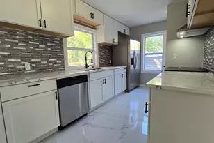 3242 Tenny St, Lansing, MI 48910 - Photo 11
