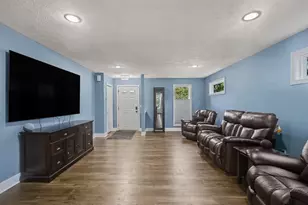 809 Ashlee Dr, Norton Shores, MI 49441 - Photo 5