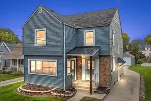 1029 Park St SW, Grand Rapids, MI 49504 - Photo 1
