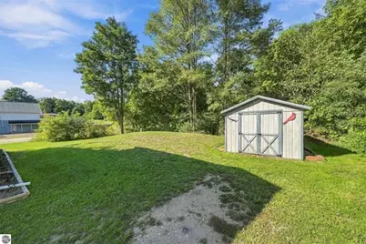 11010 E 8 Mile Road, Tustin, MI 49688 - Photo 21