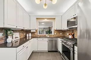 1031 Iroquois Dr SE, Grand Rapids, MI 49506 - Photo 11