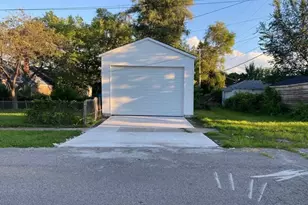 9661 Memorial St, Detroit, MI 48227 - Photo 11
