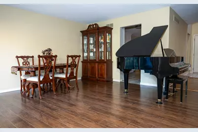 9376 Westwind Drive, Livonia, MI 48150 - Photo 5