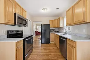 2138 Leitch Rd, Ferndale, MI 48220 - Photo 11
