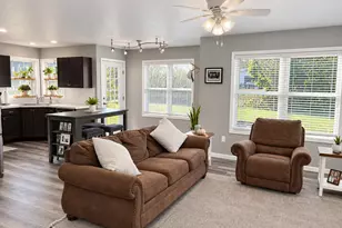308 Brookside Ct, Big Rapids, MI 49307 - Photo 5