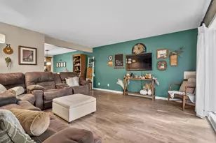 8475 Valleywood Ln, Portage, MI 49024 - Photo 7