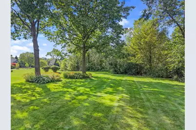 8541 Lone Meadow Court, Howell, MI 48843 - Photo 5