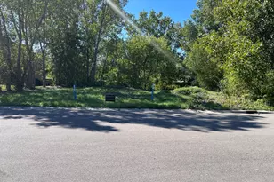 372 Conover Ct, Howell, MI 48843 - Photo 1