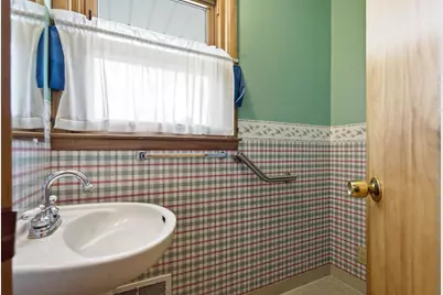 9072 Douglas Avenue, Kalamazoo, MI 49009 - Photo 11