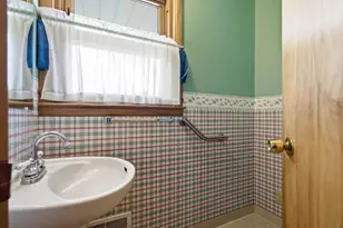 9072 Douglas Ave, Kalamazoo, MI 49009 - Photo 11