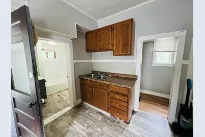 767 W Southern Avenue, Muskegon, MI 49441 - Photo 7