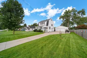 826 Concord Blvd, Jackson, MI 49202 - Photo 1