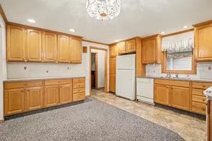 559 W 32nd St, Holland, MI 49423 - Photo 5