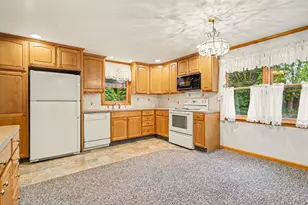559 W 32nd St, Holland, MI 49423 - Photo 9